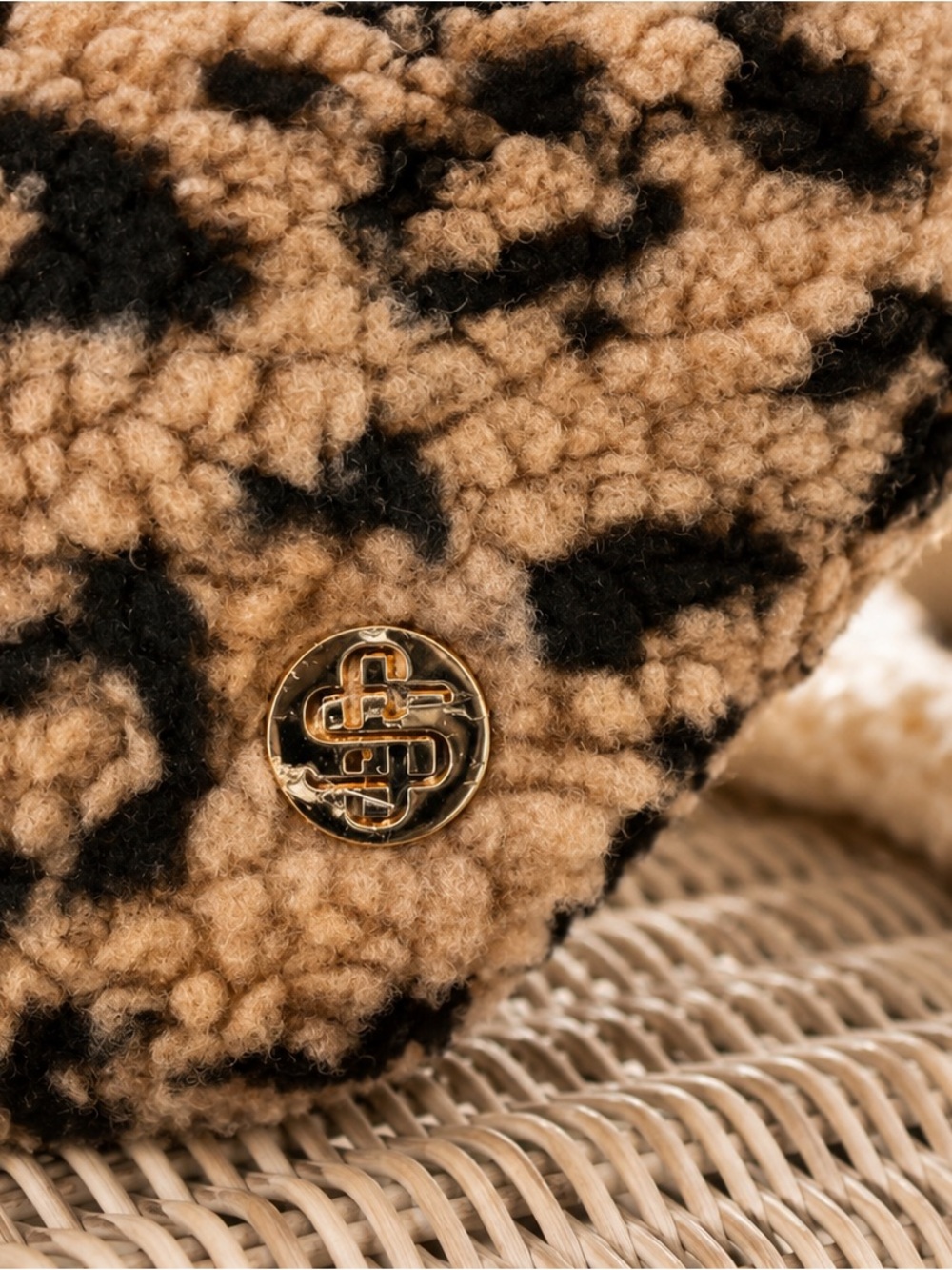 Simply Southern Leopard Sherpa Fanny Pack in Tan & Black (NWT) - Picture 4 of 7